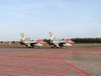 Indonesian F-16 in Ngurah Rai Airport.JPG