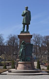 Johan Ludvig Runeberg statue.jpg