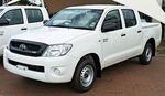 2010-2011 Toyota Hilux (GGN15R MY10) SR 4-door utility (2011-04-22).jpg