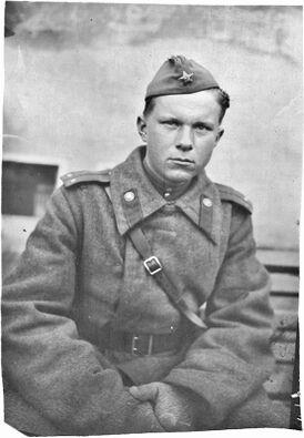 Лейтенант В. Быков на фронте, Румыния, 1944