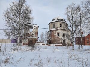 Белозерск, Пятницкая церковь, южный фасад.jpg