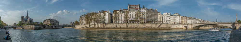 Панорама острова Сен-Луи. На заднем плане — остров Ситэ с собором Парижской Богоматери