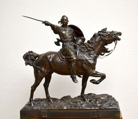 Скульптурное изображение работы Евгения Лансере