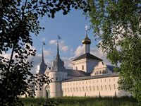 В обрамлении листвы.jpg
