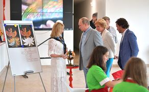 Prezident Vladimir Putin in Artek.jpg