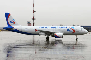 Ural Airlines, VQ-BCI, Airbus A320-214 (34450833411).jpg