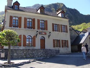 Viella (Hautes-Pyrénées) Mairie.JPG