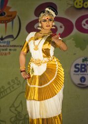 Mohiniyaattam 3.jpg
