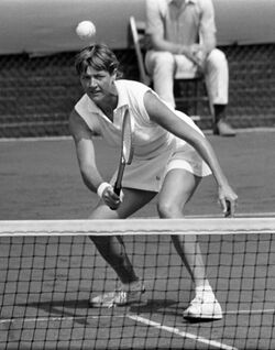 Margaret Court at the net 1970.jpg