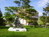 Monumento a la maestra en Polanco, Cantabria, España.jpg