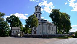 Nemenčinės bažnyčia 2015.JPG