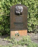 Kollwitz-tomb.JPG