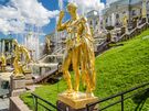 Sculptures on the Grand Cascade of Peterhof 04.jpg
