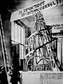 Татлин около макета памятника III Интернационалу, 1919