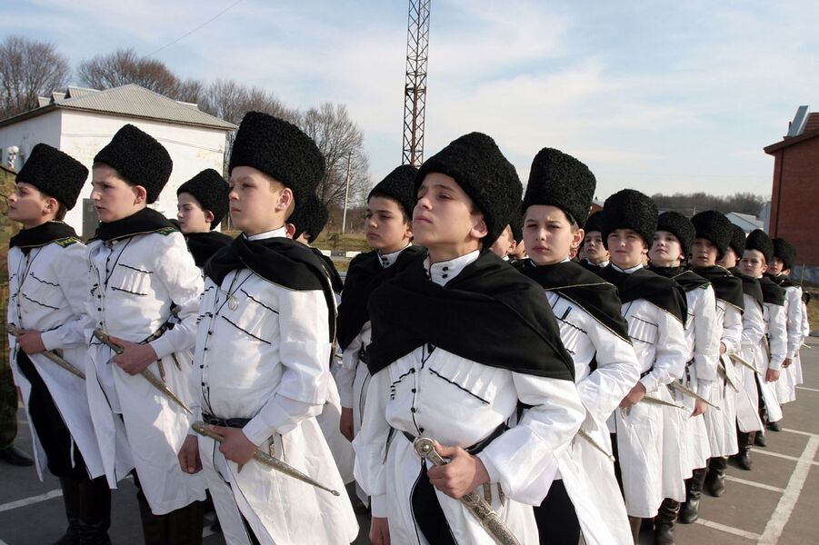 Лоаман кадетий корпуса курсанташ.jpg