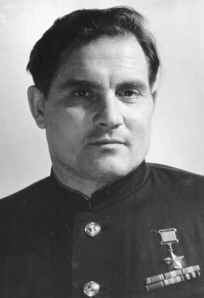 Михаил Петрович Девятаев.jpg