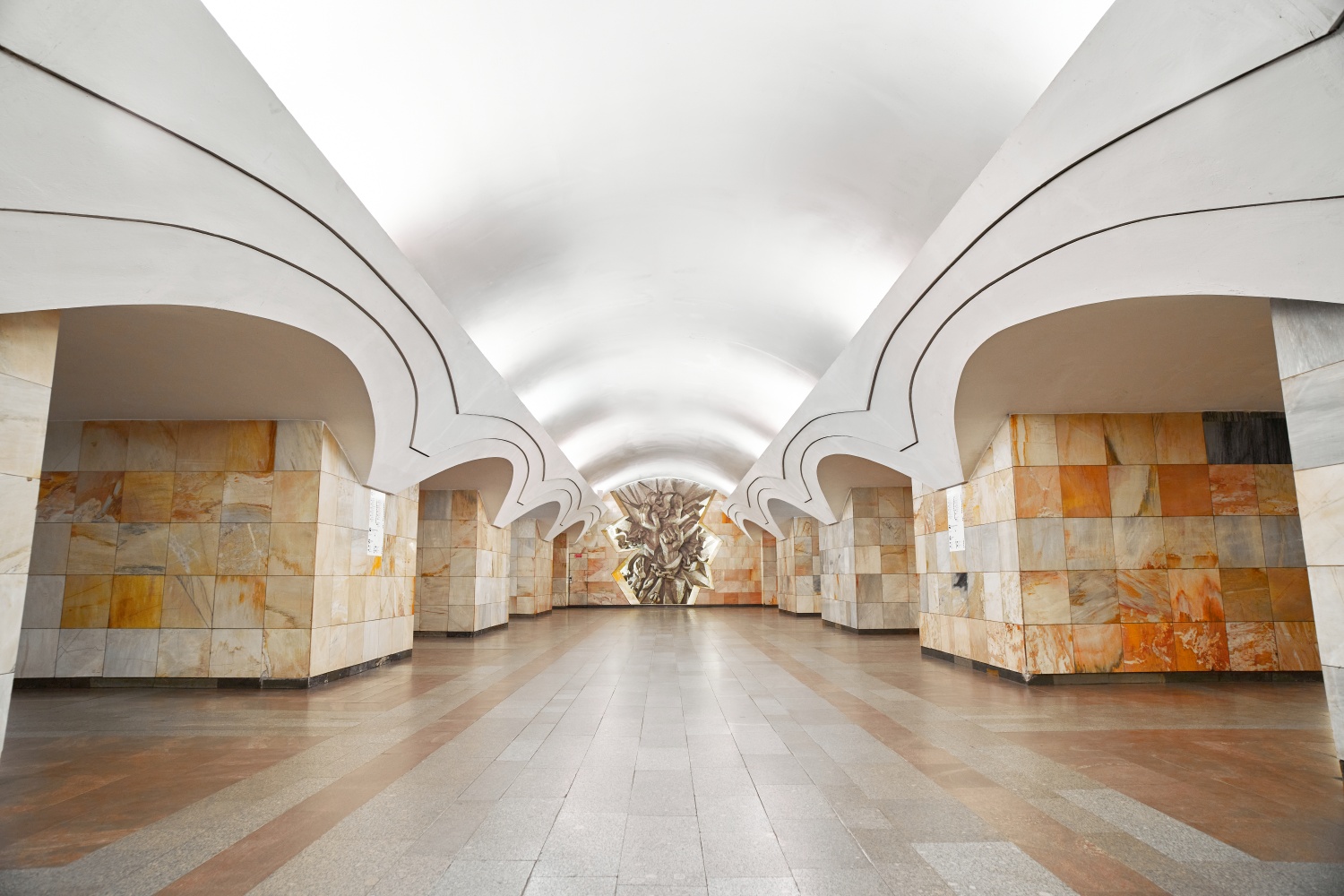 Шоссе Энтузиастов, Калининская линия, Московский метрополитен - 02.jpg