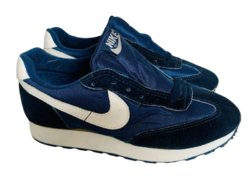 Nike Air Waffle Trainer.png