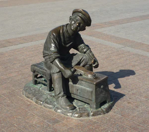 Чистильщик обуви Астрахань.jpeg