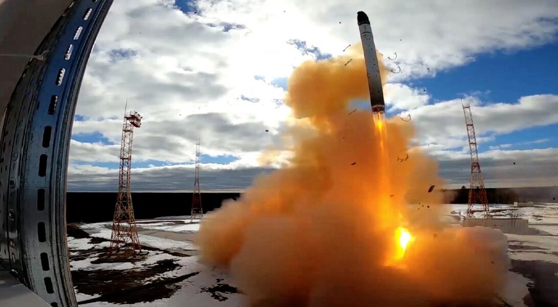 Запуск ракеты САРМАТ.jpg
