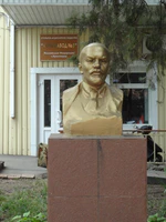 Бюст Ленина на Кожевенной (Краснодар).jpg