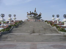 Turkmen horse monument.JPG
