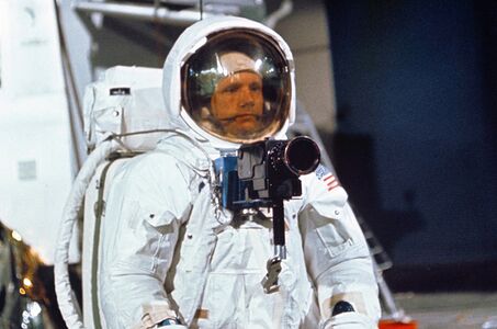 Нил Армстронг. Тренировка с фотокамерой