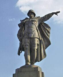 Мост Победы. Мужчина воин.jpg