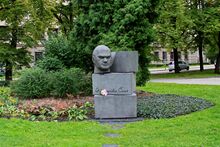 Памятник А. Чаку в Риге.JPG