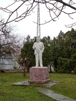 Памятник В. И. Ленину на территории Краснодарского НПЗ.jpg