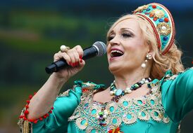 Надежда Кадышева на главной уличной сцене Международной выставки-форума «Россия» 16 июня 2024 года