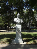 Бюст генерал-фельдмаршала Михаила Воронцова.jpg