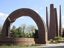 Soviet War Memorial in Ashgabat.JPG