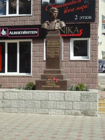 Бюст Высоцкого в Краснодаре.jpg