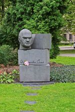 Памятник Александру Чаку.JPG