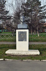 Памятник Герою Советского Союза Александру Матросову в Краснодаре.jpg