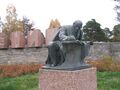 Памятник Ленину у платформы Тарховка.jpg