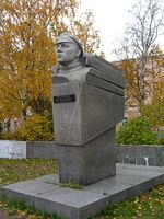 Архангельск, наб. Сев. Двины. Памятник Роману Куликову.jpg