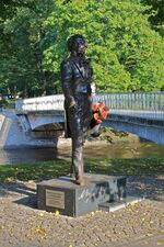 Памятник А. С. Пушкину (Кронвалда).JPG