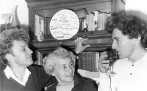 Зоря Яковлевна Шапиро с сыновьями Сергеем и Владимиром