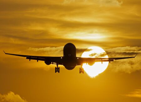 Oman air Airbus A330 arriving on 09L.jpg