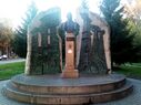 Памятник инженеру Нобелю (Рыбинск).JPG