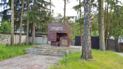 Братская могила 15 советских солдат, которые погибли при освобождении села Забаровка от фашистов осенью 1943 года.jpeg