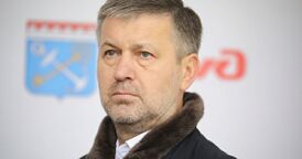 Константин Гончаров в ателье «Строгий юноша»