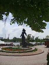 Ассоль на набережной Ростова-на-Дону.jpg