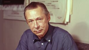 Ефремов Олег Николаевич старое фото в цвете.jpg