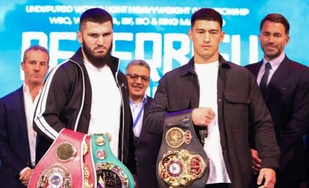 Дуэль взглядов Бетербиева и Бивола.jpg