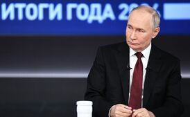 Президент России Владимир Путин в ходе прямой линии (2024)