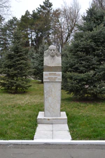 Бюст П. П. Лукьяненко на аллее Славы КубГАУ.jpg