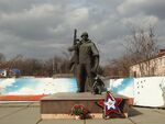 Памятник политеховцам ВОВ.jpg